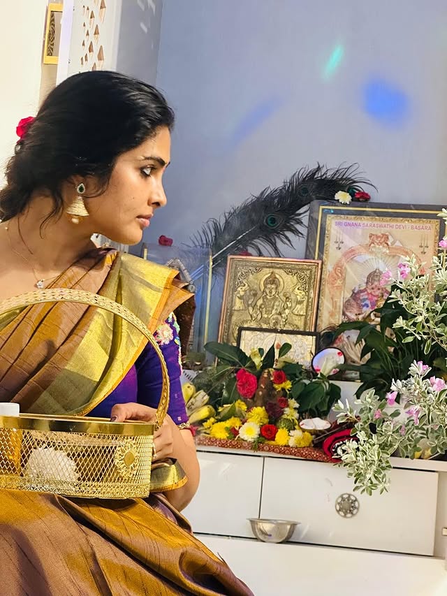 Actress Divi: From Big Boss to Pushpa 2 & GodFather - A Journey of Glamour and Dedication