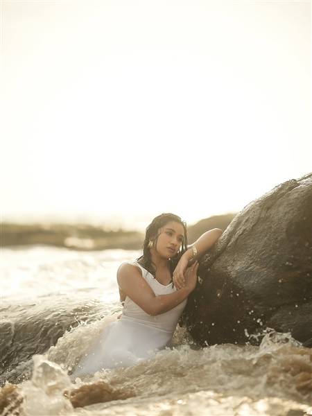 actress raveena daha