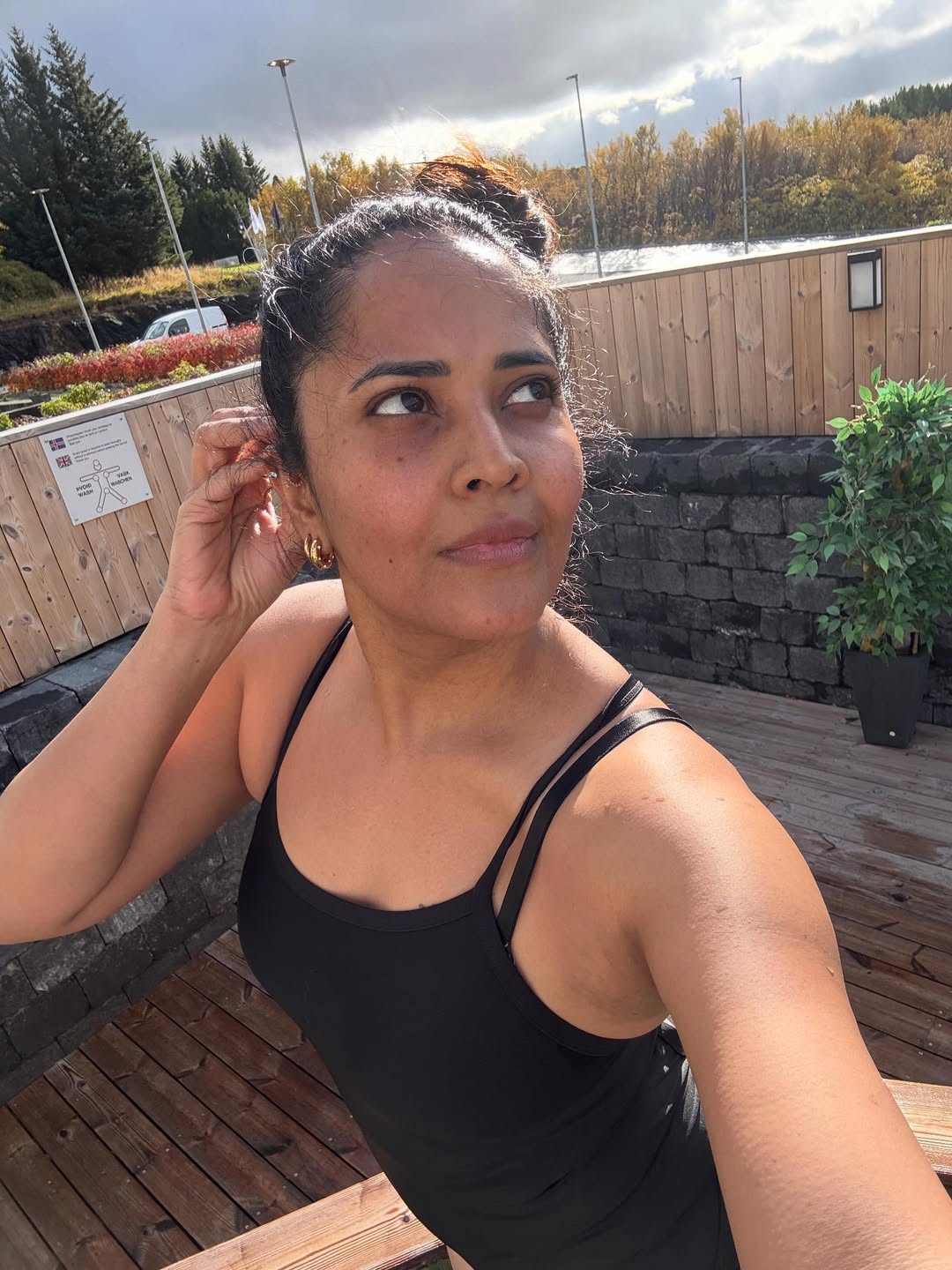 anchor anasuya latest photos goes viral on media