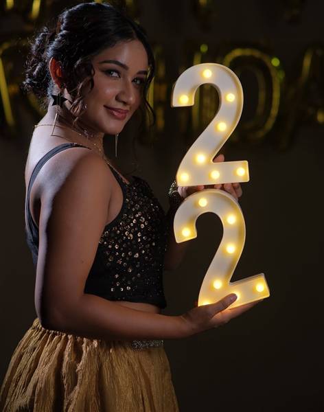 actress raveena daha