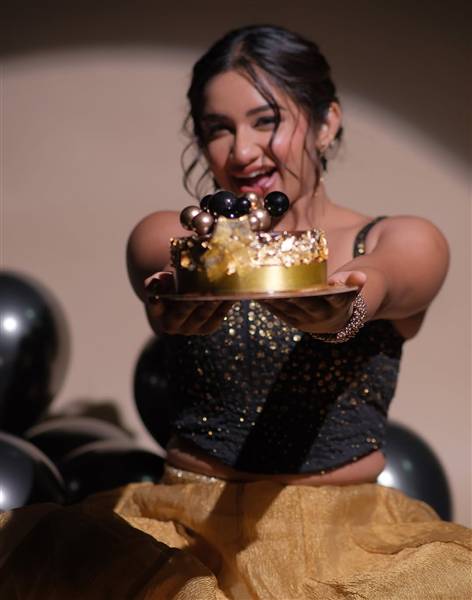 actress raveena daha