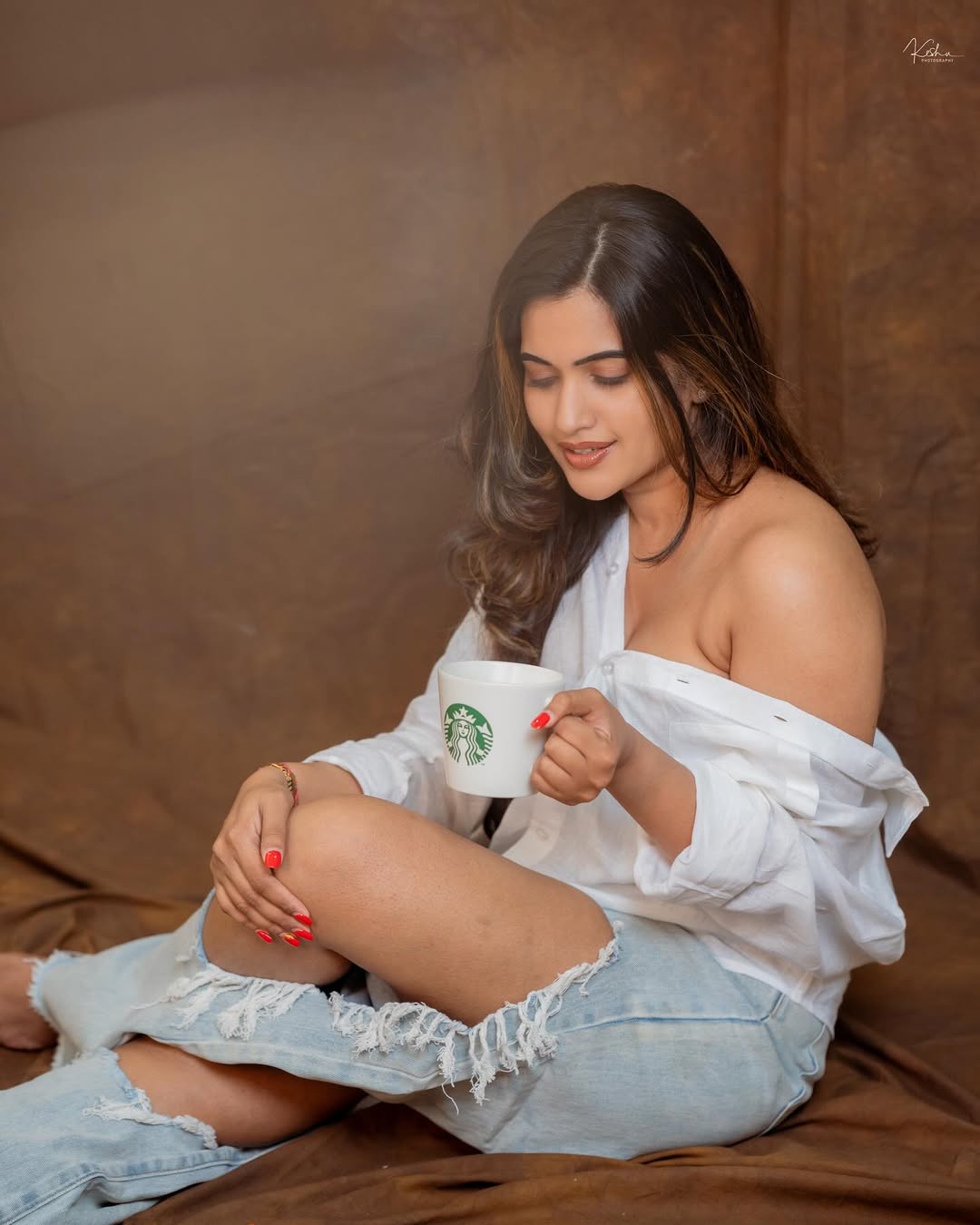 Stunning Snaps of Sravanthi's Latest Look