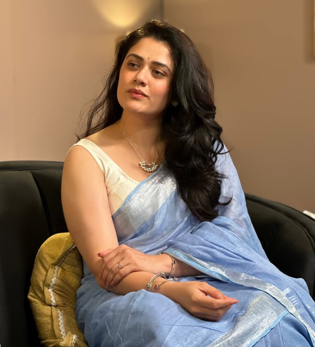 Viral Photos: Who is Girija Oak? Actress Trends on Social Media