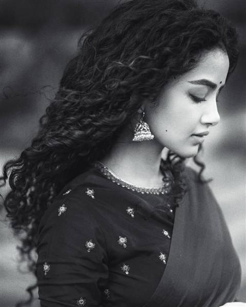 actress anupama parameswaran