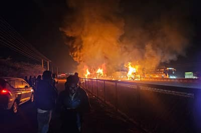 Chitradurga Tragedy Over 11 Passengers Killed as Sleeper Bus Catches Fire on NH-48 Near Hiriyur