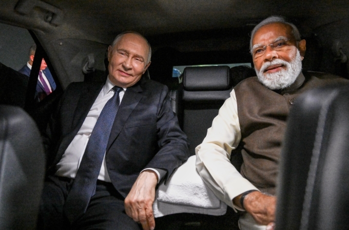 Vladimir Putin receives grand welcome in New Delhi during his two-day India visit