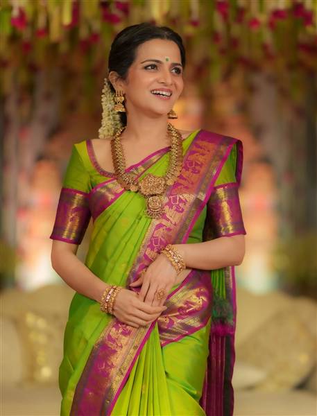 actress dd neelakandan