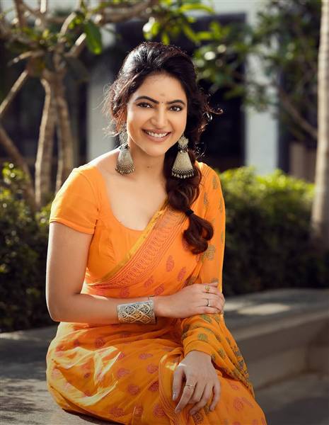 actress athulya ravi