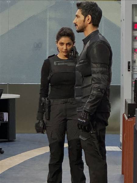 actress athulya ravi