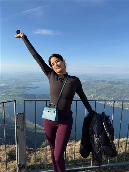 actress janhvi kapoor