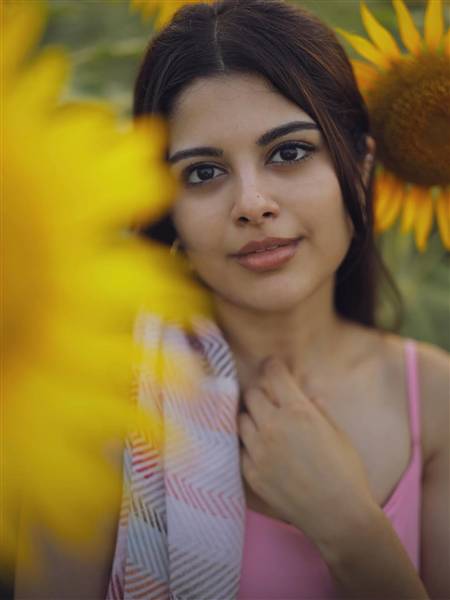 actress sanjana krishnamoorthy