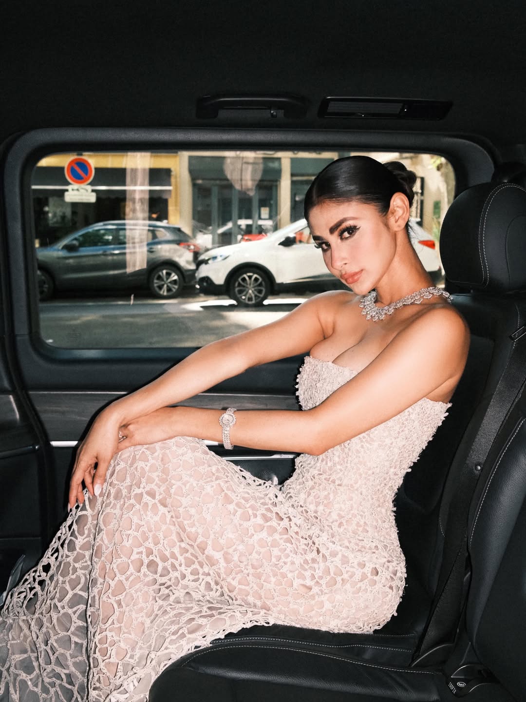 mouni roy