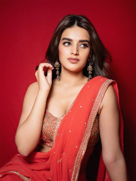 nidhi agarwal