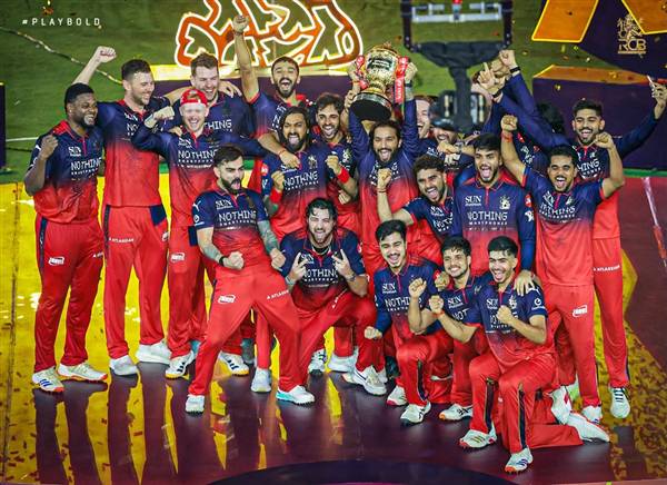 RCB wins trophy