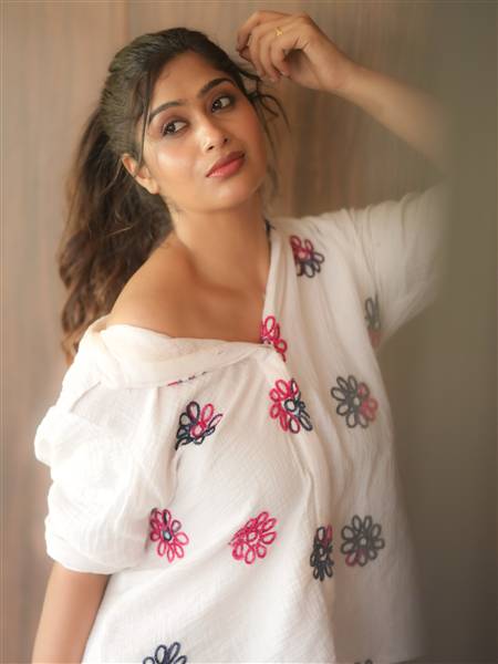 actress shobanaa