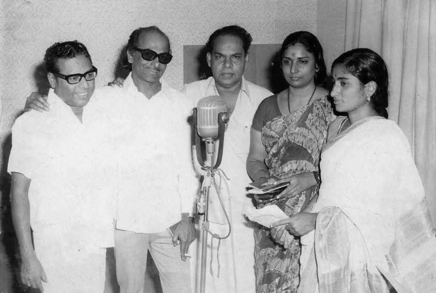 காலம் கடந்தாலும் மாறாத நினைவுகள்.. எஸ். ஜானகியின் அரிய புகைப்படங்கள் ...