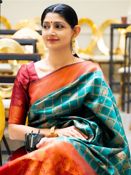 divya unni