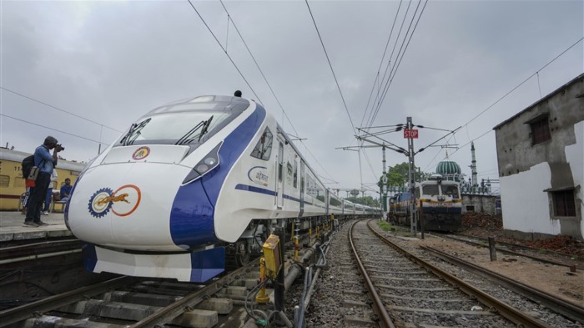 Express Train Slicker Vande Bharat Express: ಕರ್ನಾಟಕದಲ್ಲಿ ಸಂಚರಿಸುವ ವಂದೇ ಭಾರತ್ ರೈಲುಗಳ ...