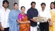 மகள் கல்யாணத்திற்காக முதல்வர் விஜய்யை சந்தித்த குஷ்பு குடும்பம்.. வெளியே வந்ததும் உருக்கமான பதிவு