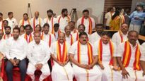 அதிமுக + திமுகவிற்கு ஷாக்.. 4 மாஜி அமைச்சர்கள் - 8 எம்எல்ஏக்கள் உள்பட 60 பேர் தவெகவில் ஐக்கியம்