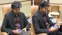 எத்தனை வயதானால் என்ன? வியட்நாம் கம்பெனியின் மினியேச்சர் காருடன் சிரிச்சு சிரிச்சு விளையாடிய விஜய்