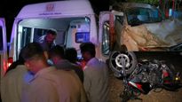 மானாமதுரையில் ஒரு நொடி யோசிக்காததால் பறிபோன 3 உயிர்கள்! கார்- பைக் மோதலால் வந்த வினை!
