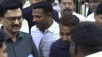 லண்டன் சுற்றுப்பயணம் ஓவர்.. சென்னை வந்தார் முக ஸ்டாலின்.. திமுகவினர் உற்சாக வரவேற்பு