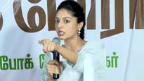 “மைக்கை பிடுங்கிட்டு துரத்திட்டாங்க.. இது ஒரு போலி போராட்டம்” - கொந்தளித்த நடிகை சனம் ஷெட்டி!
