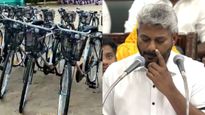 ஹெல்மெட், தண்ணீர் பாட்டில் வைக்கும் வசதியுடன் மாணவர்களுக்கு சைக்கிள்கள்.. அமைச்சரின் மாஸ் அறிவிப்பு!