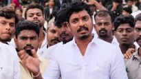 பாட்டிலுக்கு 10 ரூபா To 1000 கோடி புள்ளி! இப்போ எதுவுமே செய்ய முடியலை பாவம்! அமைச்சர் விக்னேஷ் சுளீர் 