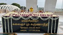“போராளி ஓய்வதில்லை”.. ஓய்வறியா உழைப்பாளி கலைஞர் கருணாநிதி நினைவிடத்தில் சிறப்பு மலர் அலங்காரம்!