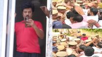 உதயநிதியை கைது செய்ய வந்த போலீஸ்! பக்கத்து வீட்டில் நின்று வீடியோ எடுத்த விஜய் நண்பர் சஞ்சீவ்!