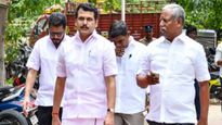 செந்தில் பாலாஜி 2 வேளையும் காவல் நிலையத்தில் கையெழுத்திட வேண்டாம்.. நிபந்தனையை தளர்த்தியது ஐகோர்ட்!