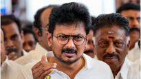  “கார் வாங்குவதில் காட்டும் வேகத்தை இதில் காட்டுங்க”.. முதல்வர் விஜய்யை விமர்சித்த உதயநிதி!