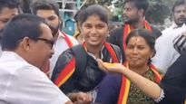 உதயநிதி ஸ்டாலின் கைது.. இனிப்பு கொடுத்து கொண்டாடும் தவெக.. களத்தில் இறங்கிய விஜய் தொண்டர்கள்! 