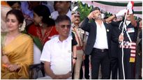விஜய் கொடியேற்றியதுதான் பேசப்பட்டிருக்க வேண்டும்.. ஆனால் பேசுபொருளாகிய  திரிஷா பங்கேற்பு