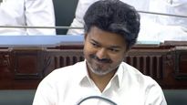 Vijay Smile: பெஞ்ச் மேல ஏறி நிற்கலாம்! எ.வ.வேலு சொன்னதுமே லேசாக குலுங்கி சிரித்த விஜய்!