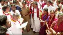 தாராபுரம் தேவாலயம் முன்பு ஒரே நேரத்தில் வந்த தவெக - திமுகவினர்! எதிர் எதிராக வந்ததால் பரபரப்பு
