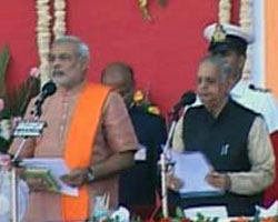 Narendhra Modi with Naval Kishore Sharma 
