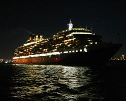 World Biggest Ship Queen Victoria