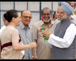 Manmohan singh with Sonia gandhi