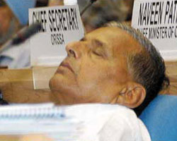 Mulayam in deep sleep in CMs meet in Delhi