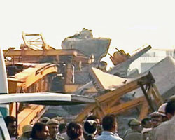Delhi Metro flyover collapses