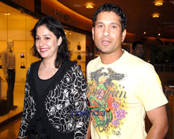 Sachin Tendulkar with wife Anjali Tendulkar