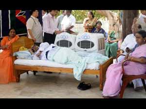Karunanidhi's Fast in Marina Beach
