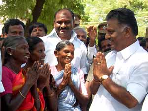 O Pannerselvam Meet Voters O Pannerselvam Meet Voters