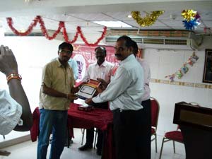 Vaanalai Valar Tamil's Kaviarangam held in dubai Vaanalai Valar Tamil's Kaviarangam held in dubai