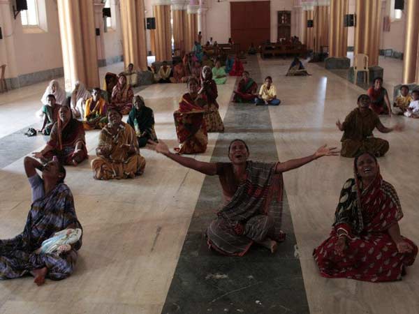 மாதா கோவில் சிலை உடைப்பு, சிறுநீர் கழிப்பு