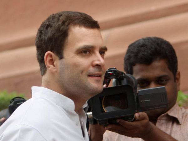 யார் கொடுத்த புகார் இது?