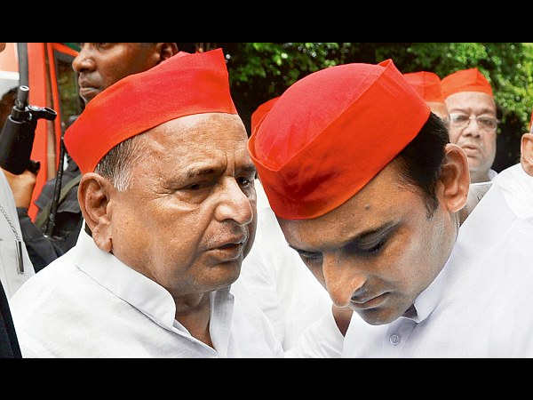 முலாயம், அகிலேஷை பிடித்து விசாரியுங்கள்.. உச்ச நீதிமன்றம்